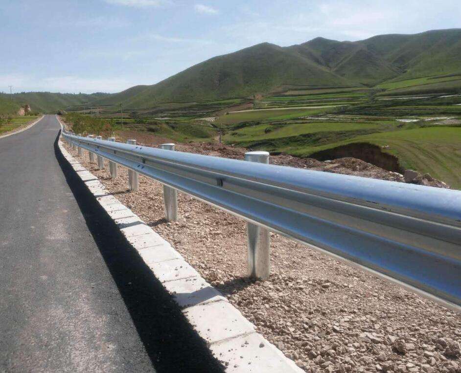 高速公路护栏板